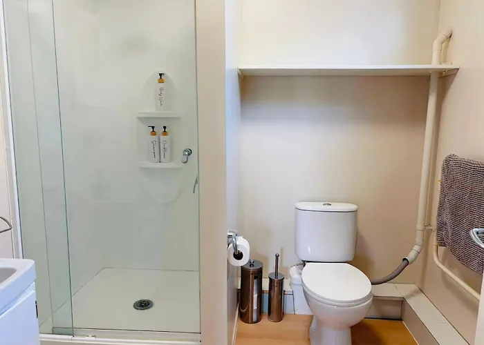 2 Bedrooms, Easy To Start Your Journey 別荘 *