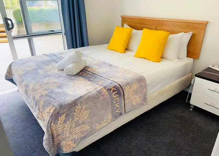 2 Bedrooms, Easy To Start Your Journey *