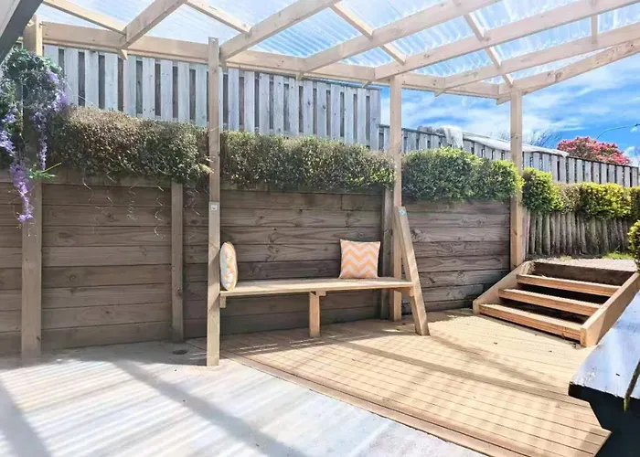 2 Bedrooms, Easy To Start Your Journey 別荘 *